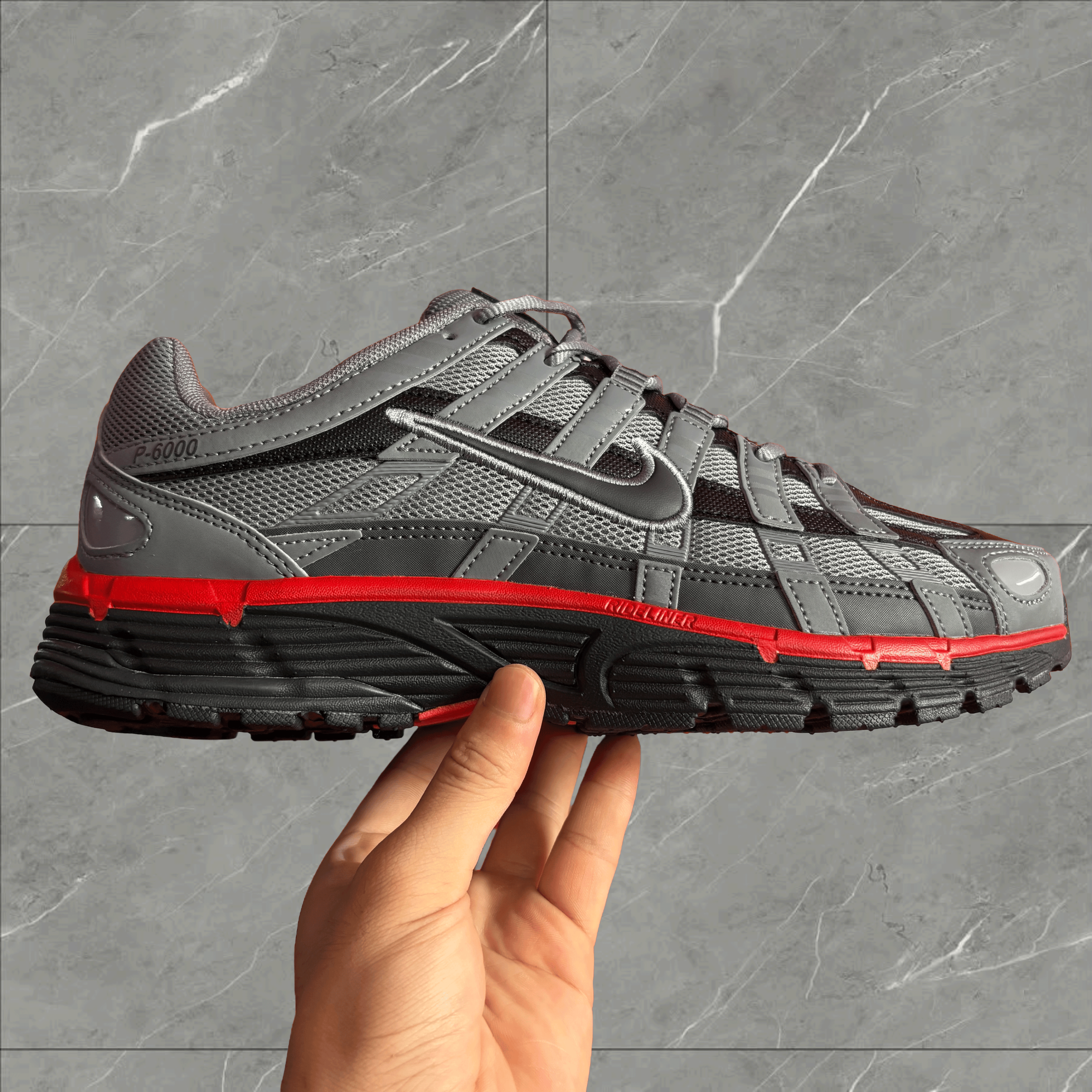 NIKE P6000