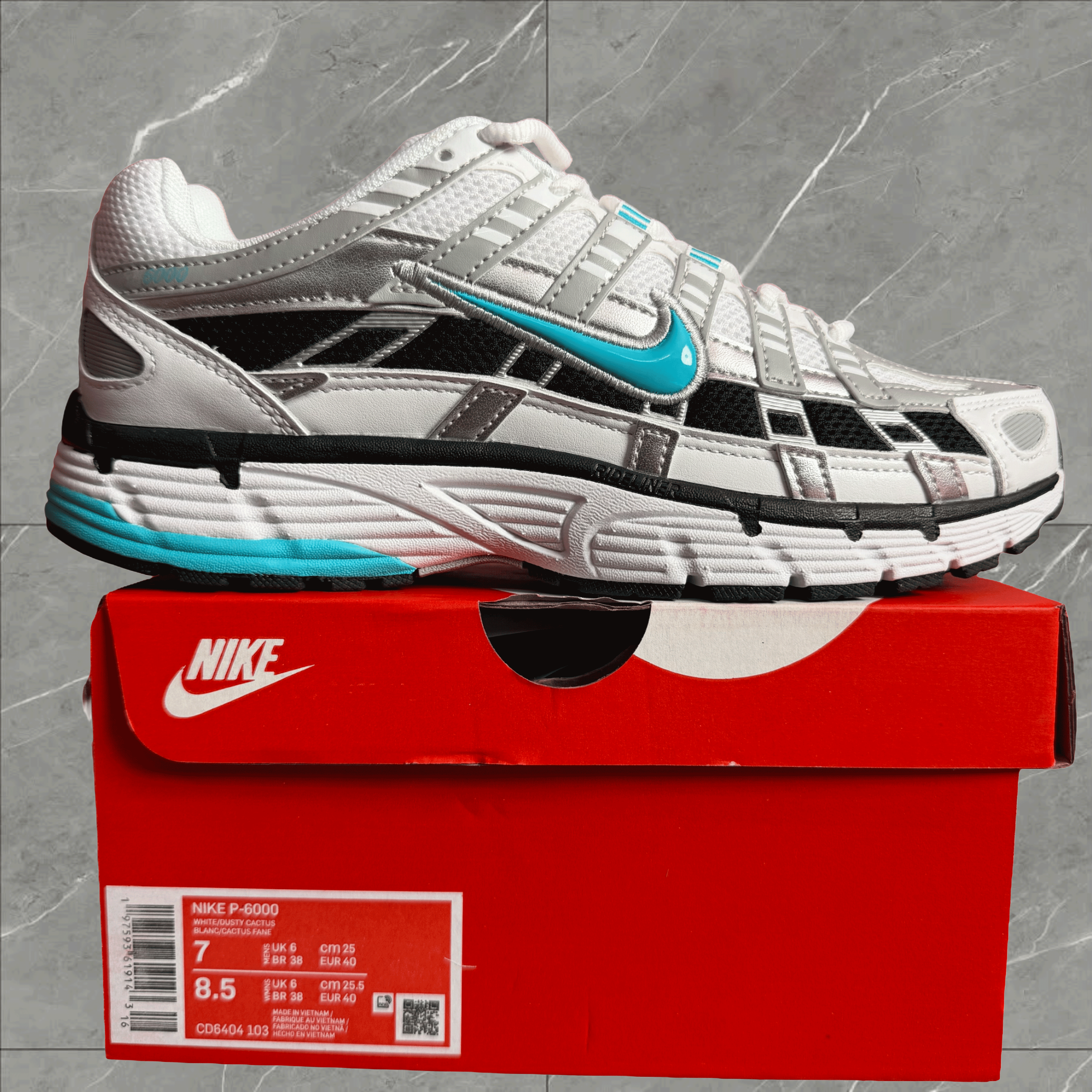 NIKE P6000