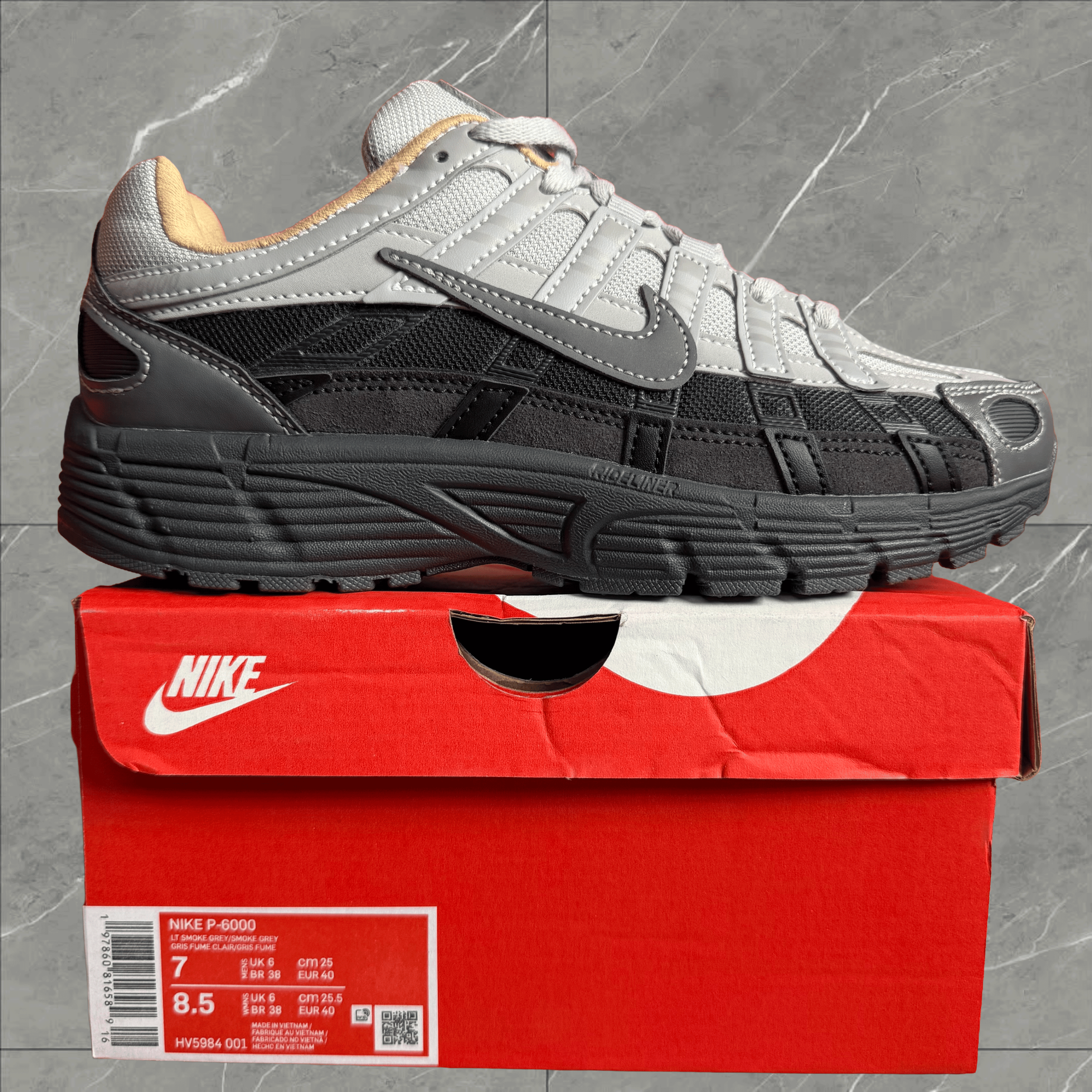 NIKE P6000