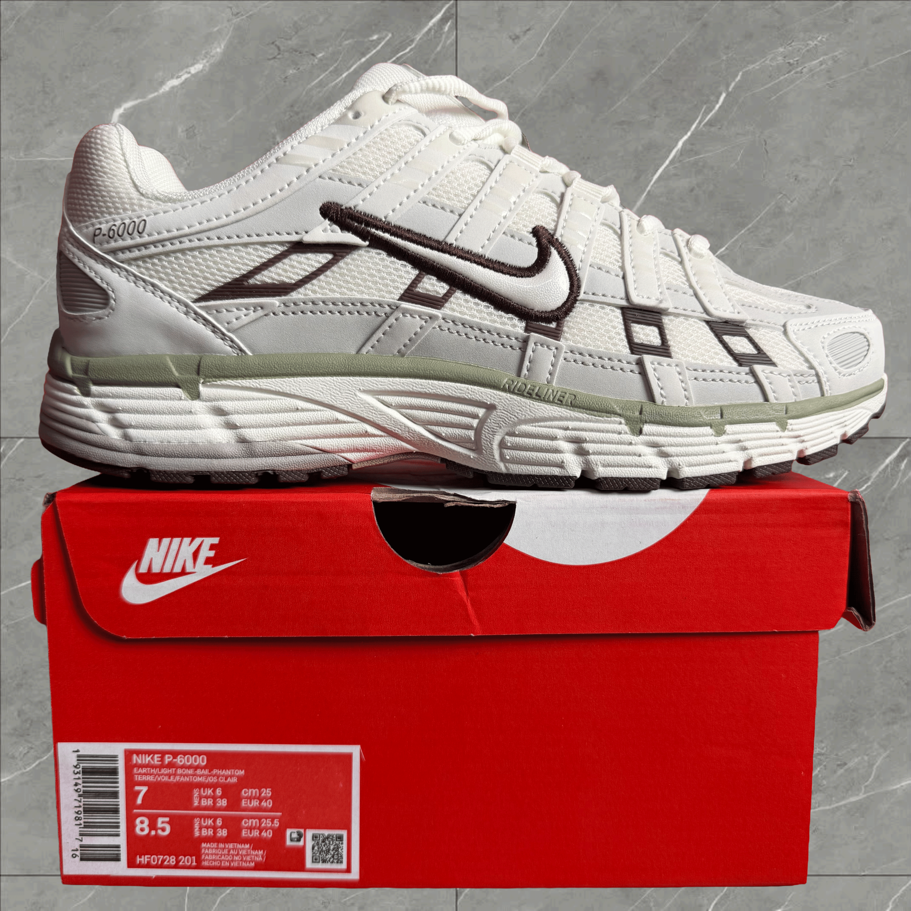 NIKE P6000