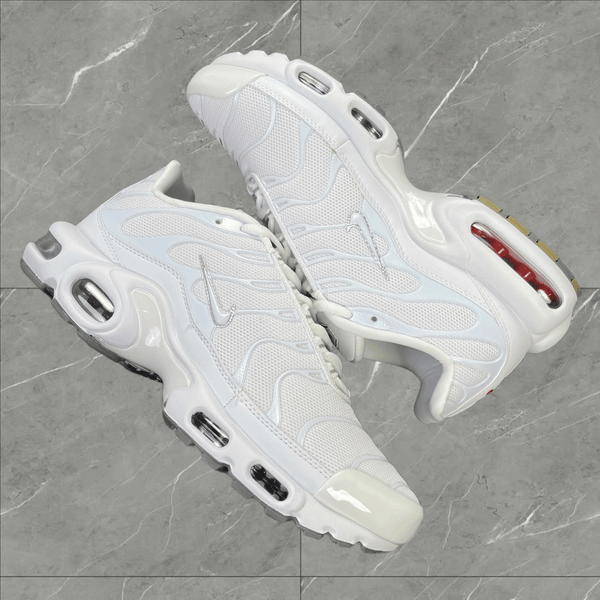 NIKE AIR MAX TN PLUS TRIPPLE WHITE