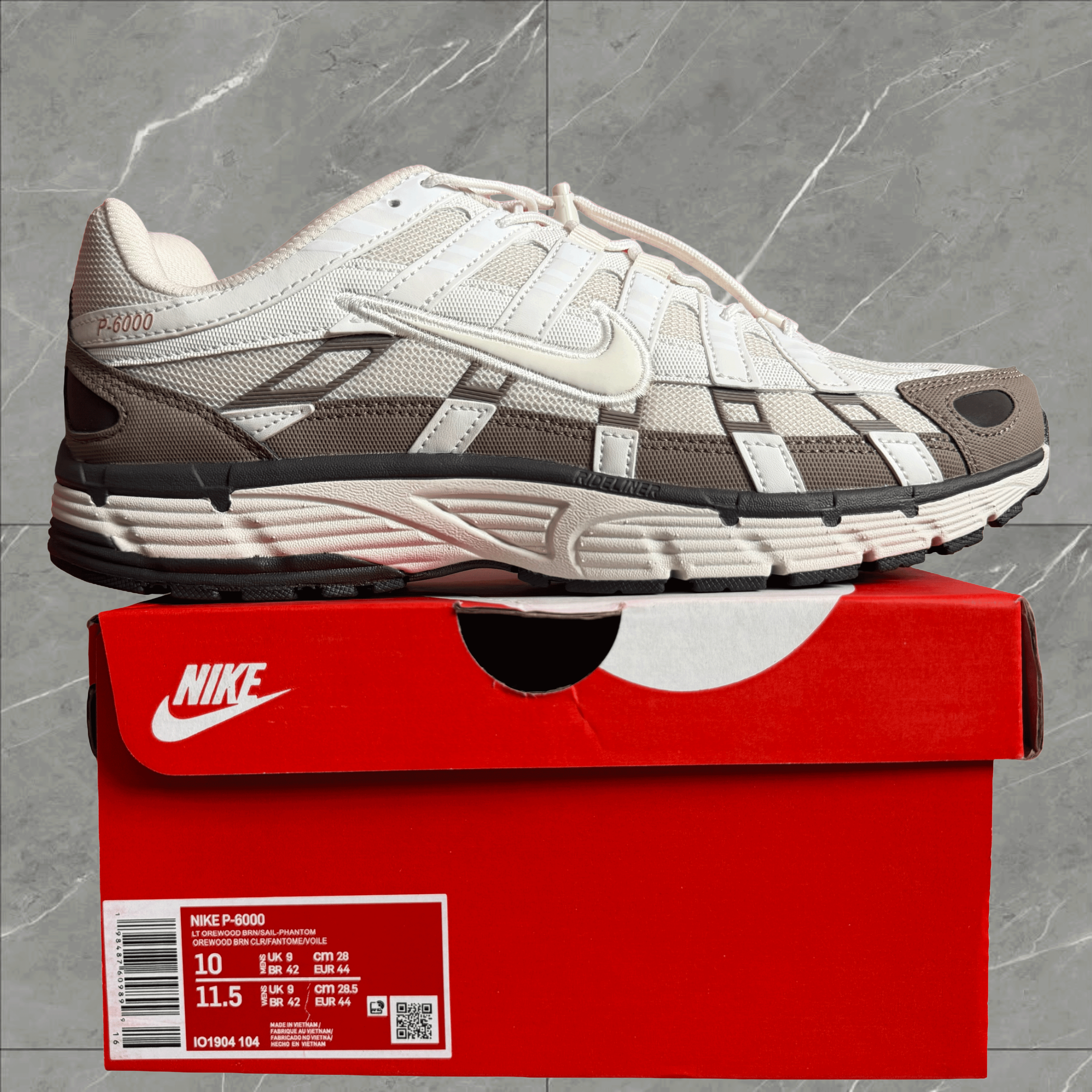 NIKE P6000