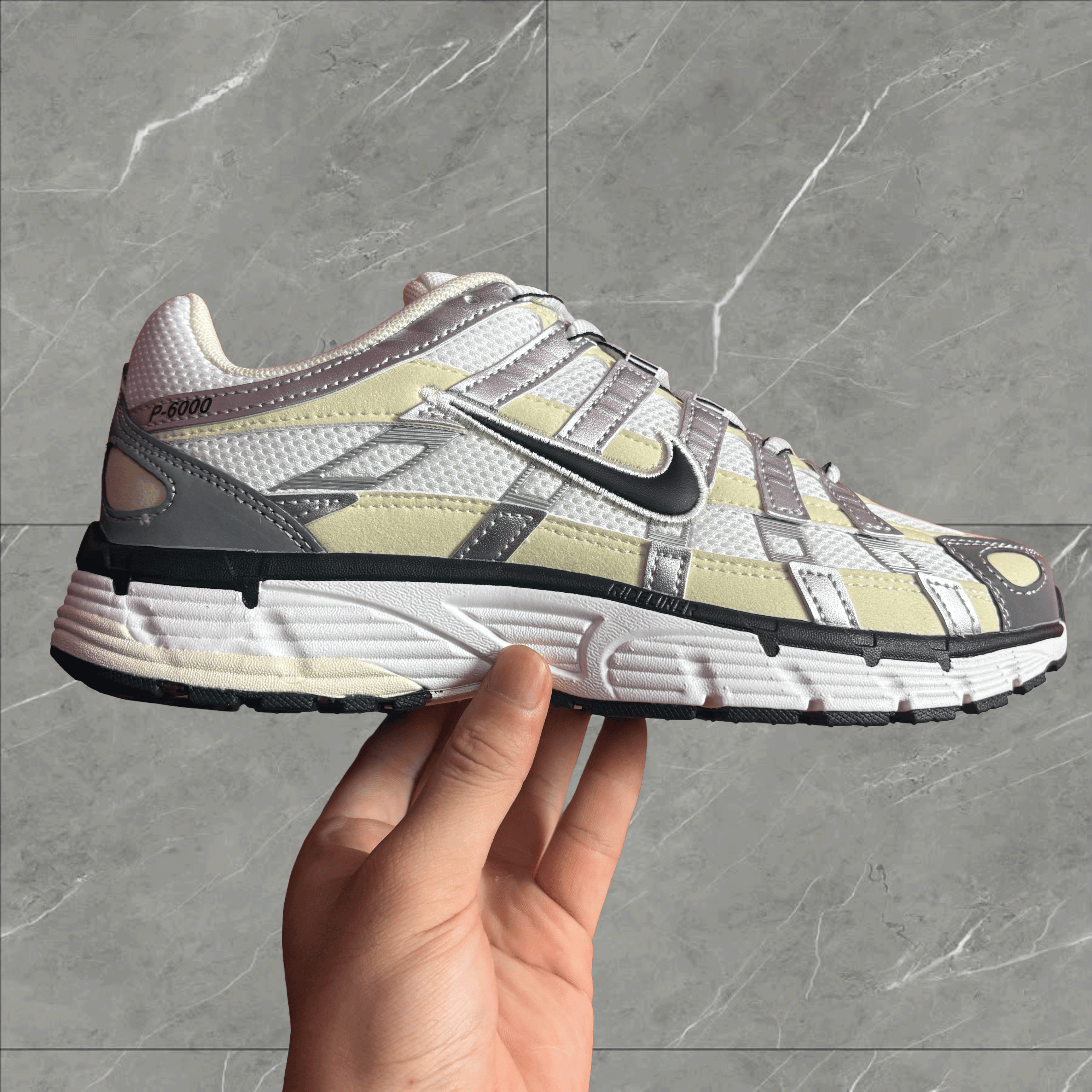 NIKE P6000
