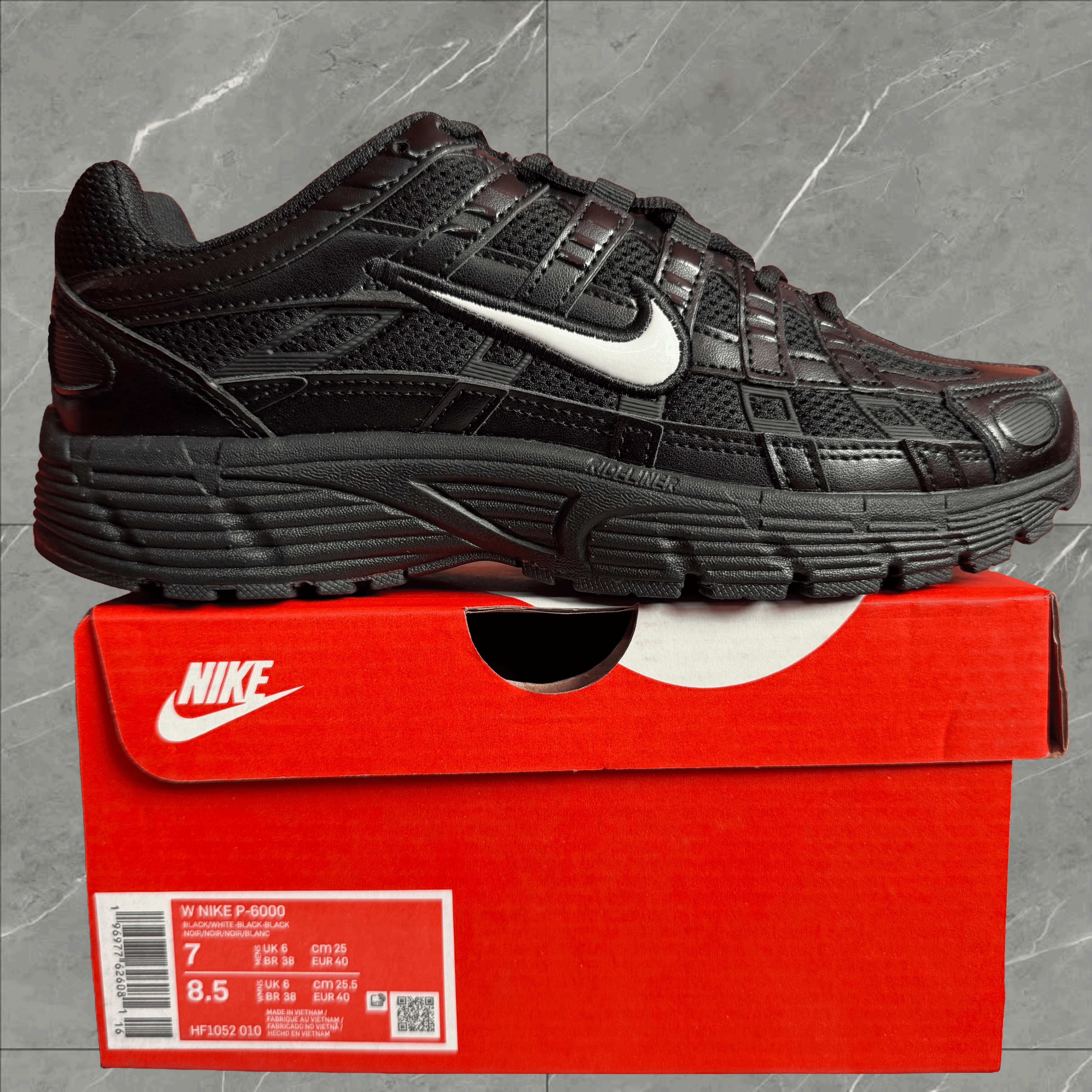 NIKE P6000