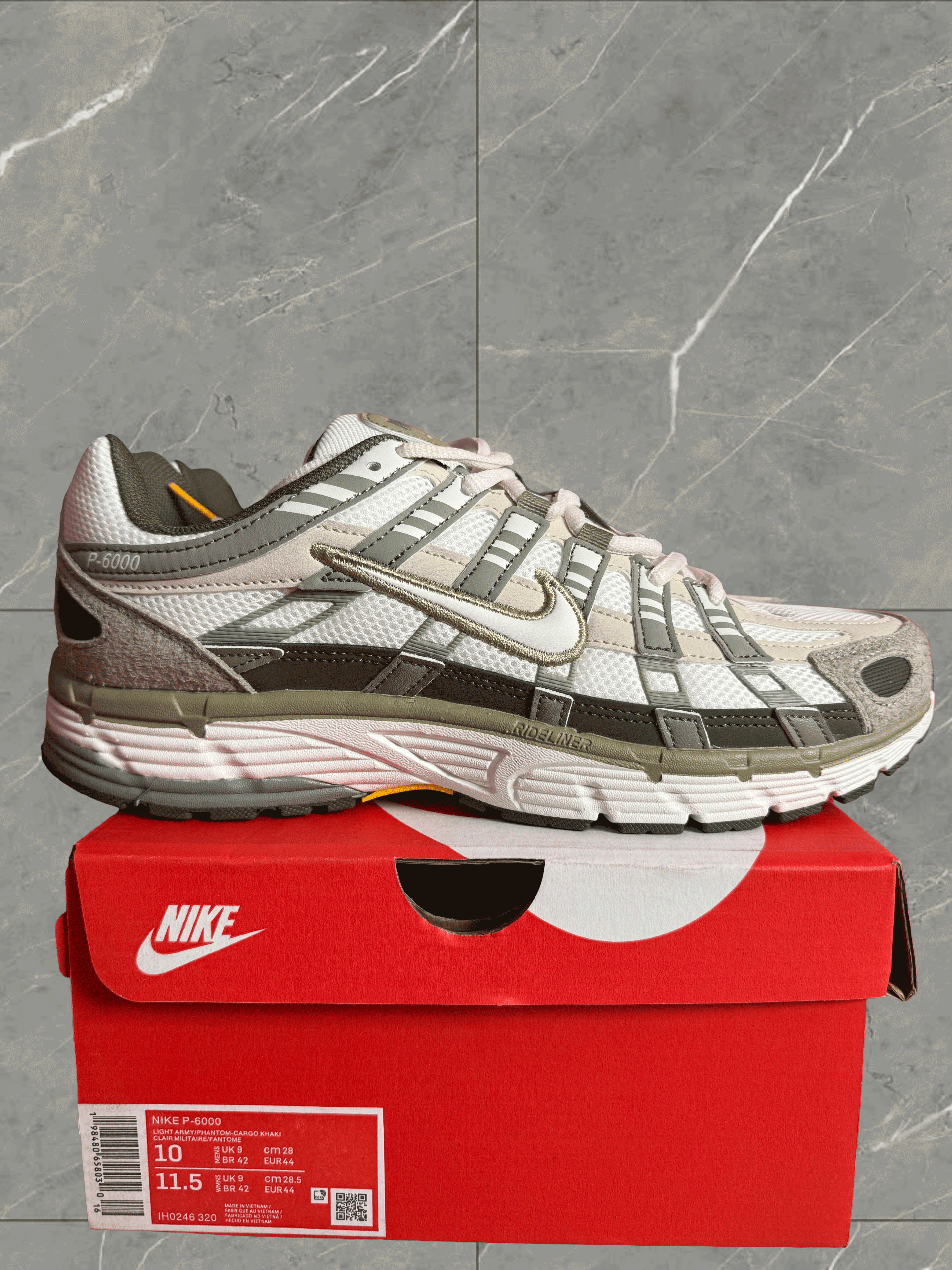NIKE P6000