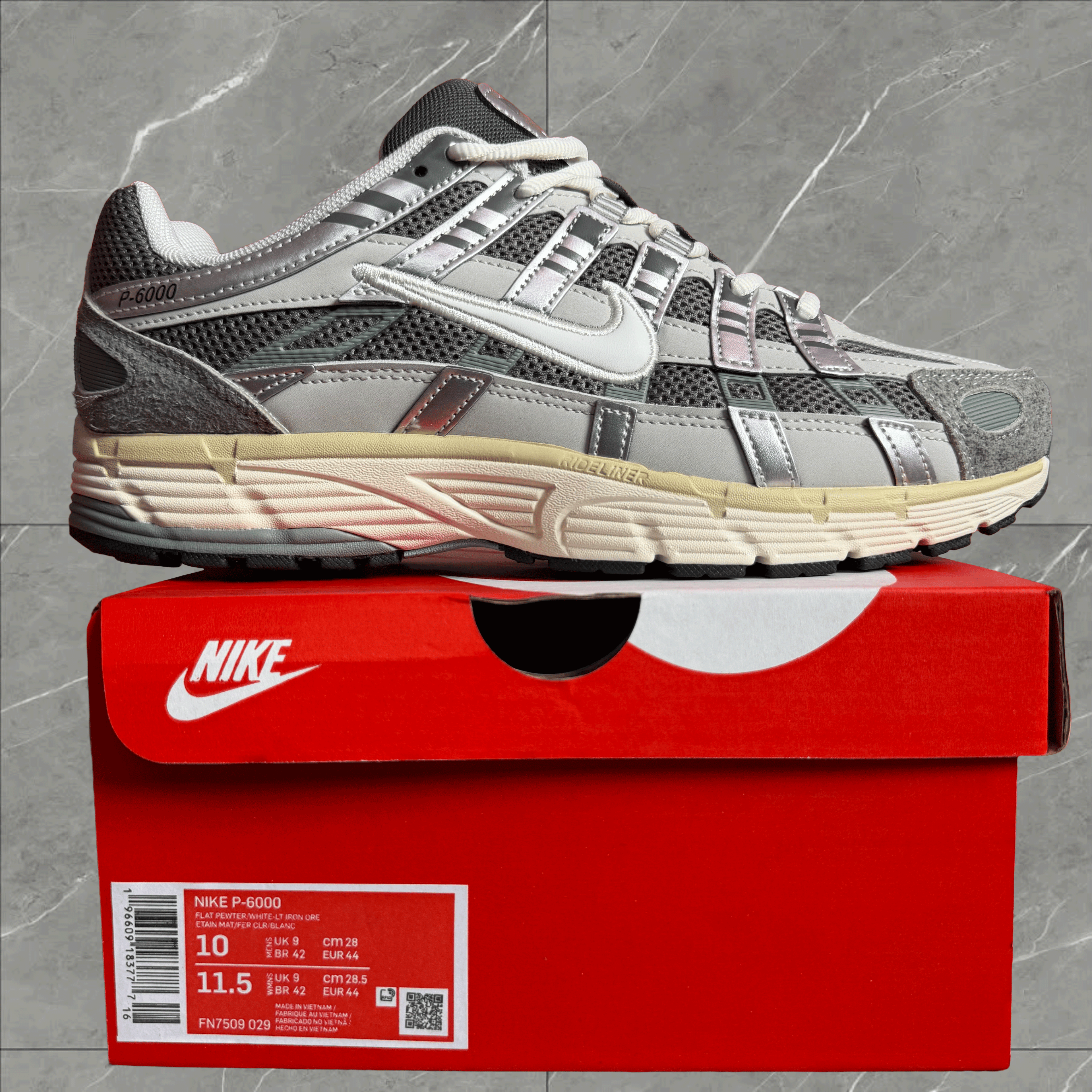 NIKE P6000