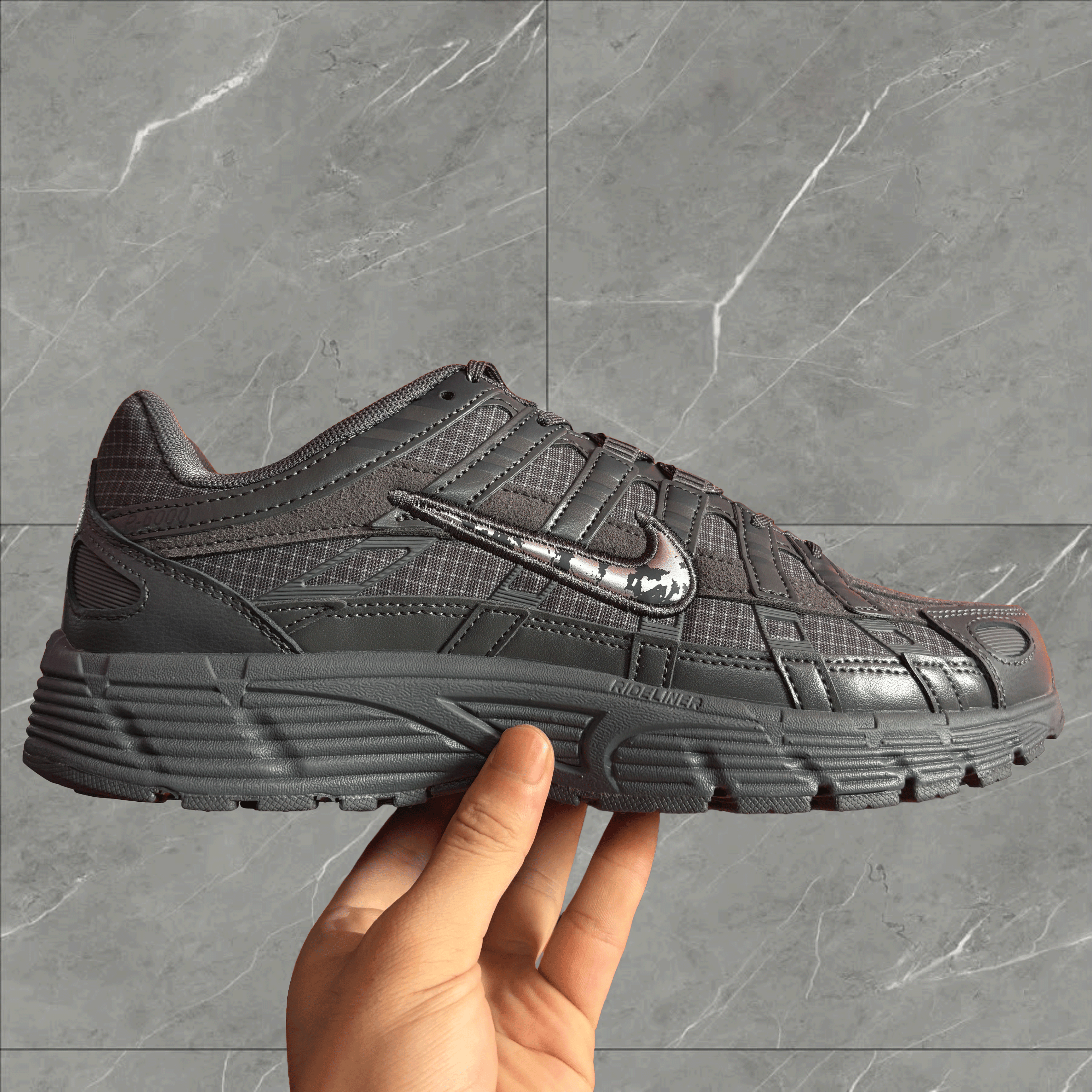 NIKE P6000
