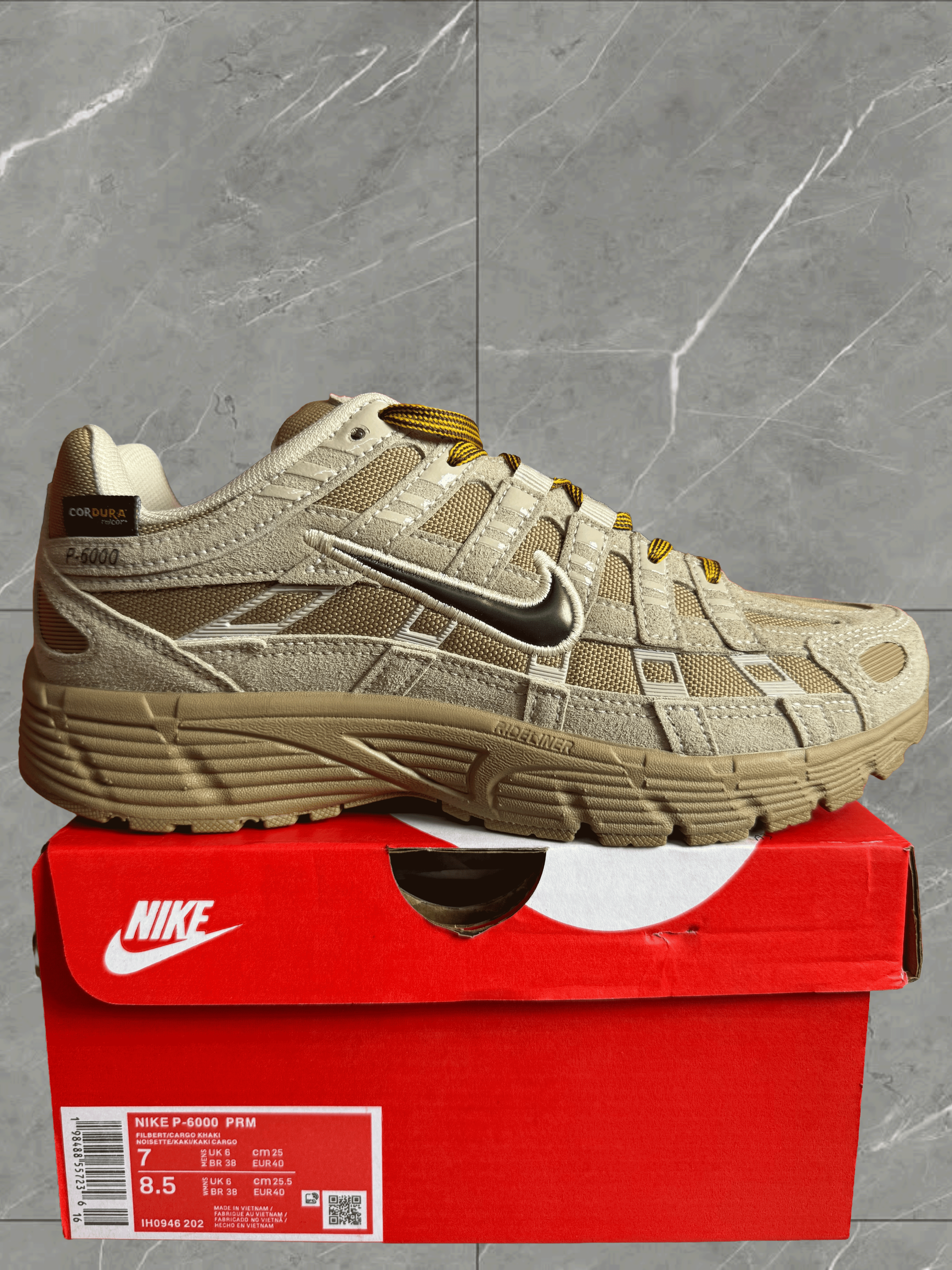 NIKE P6000