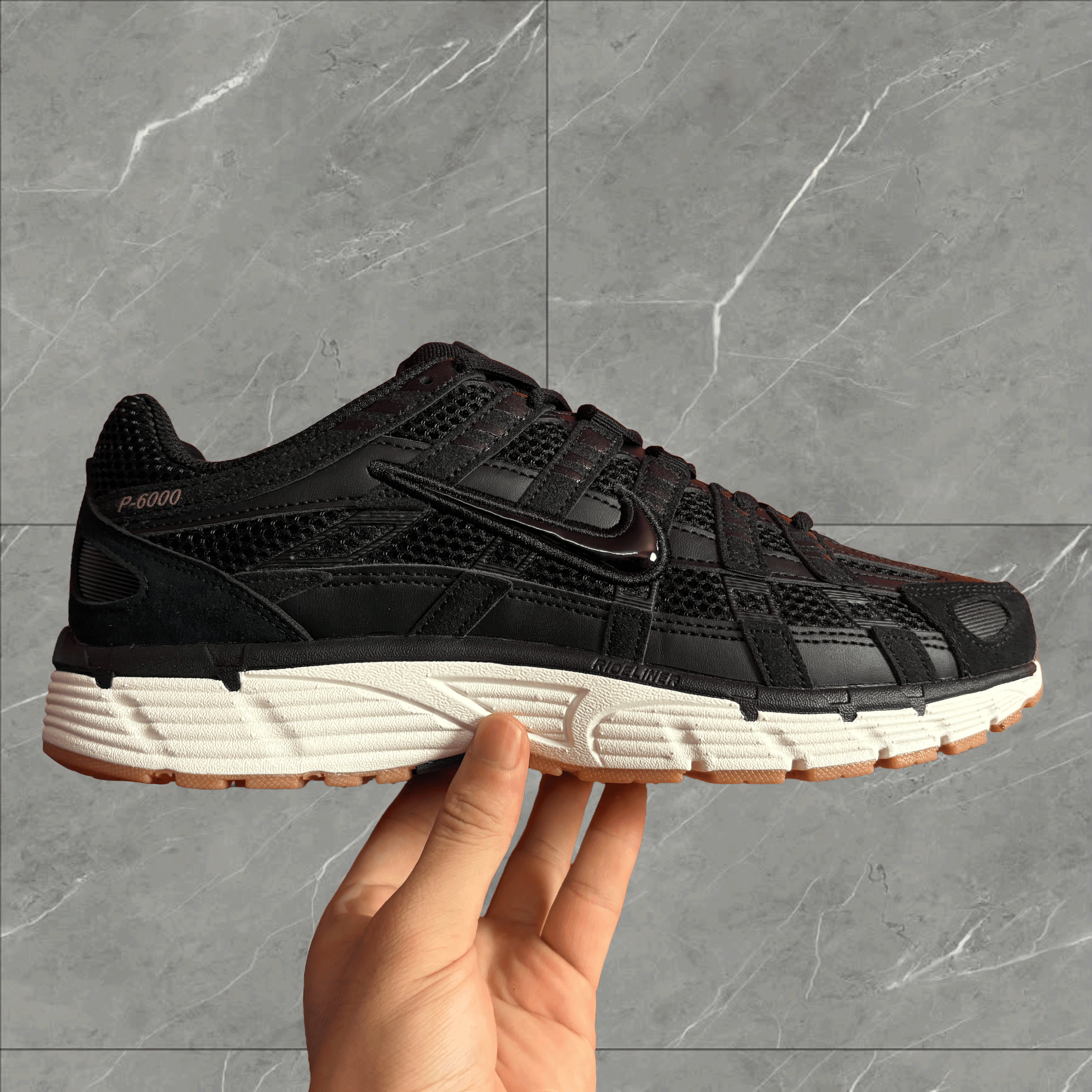 NIKE P6000