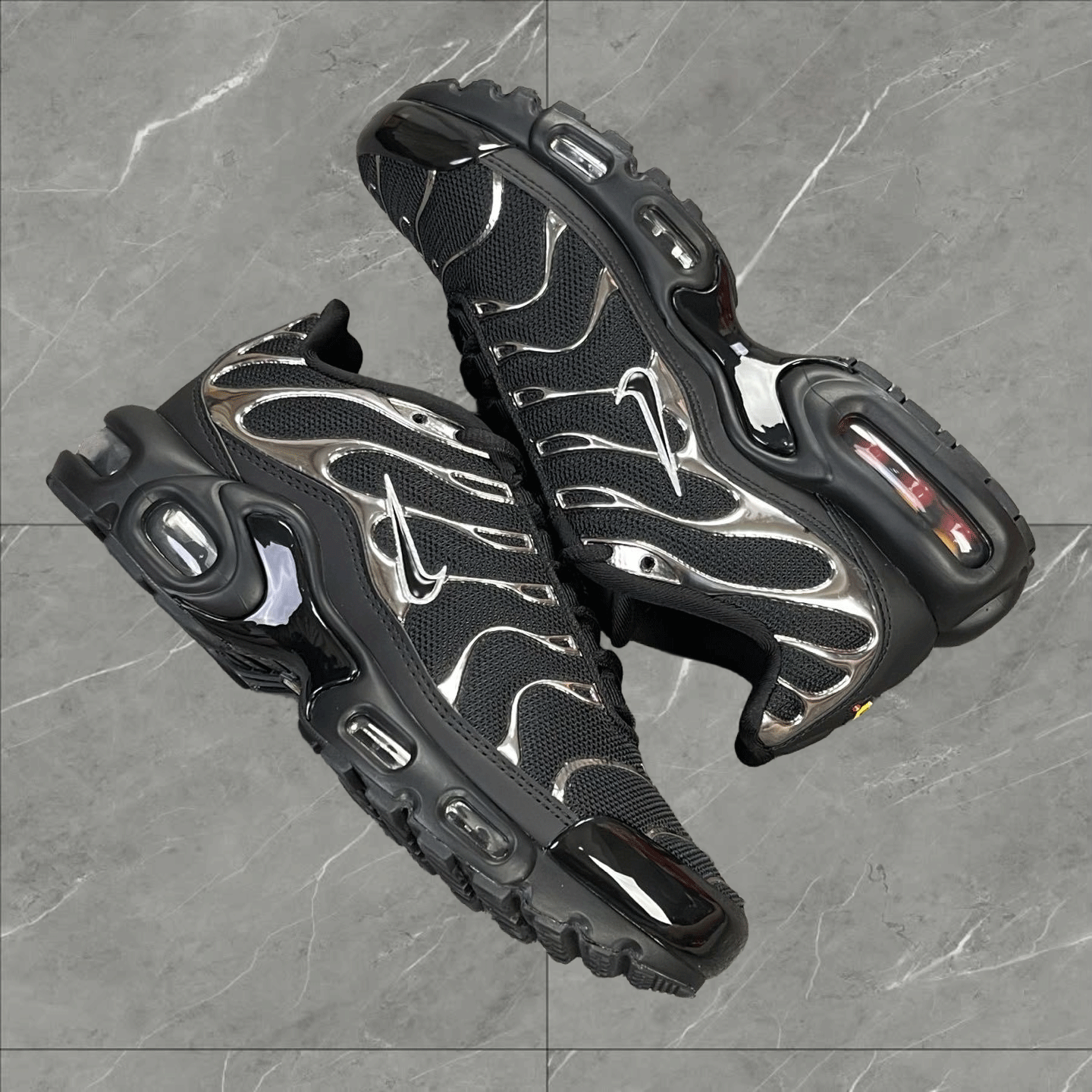 NIKE AIR MAX PLUS TN REFLECTIVE SILVER