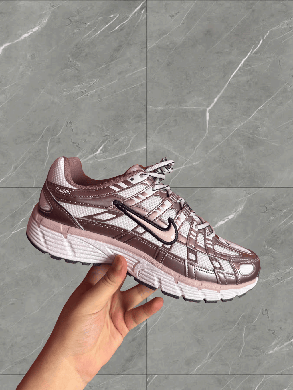 NIKE P6000