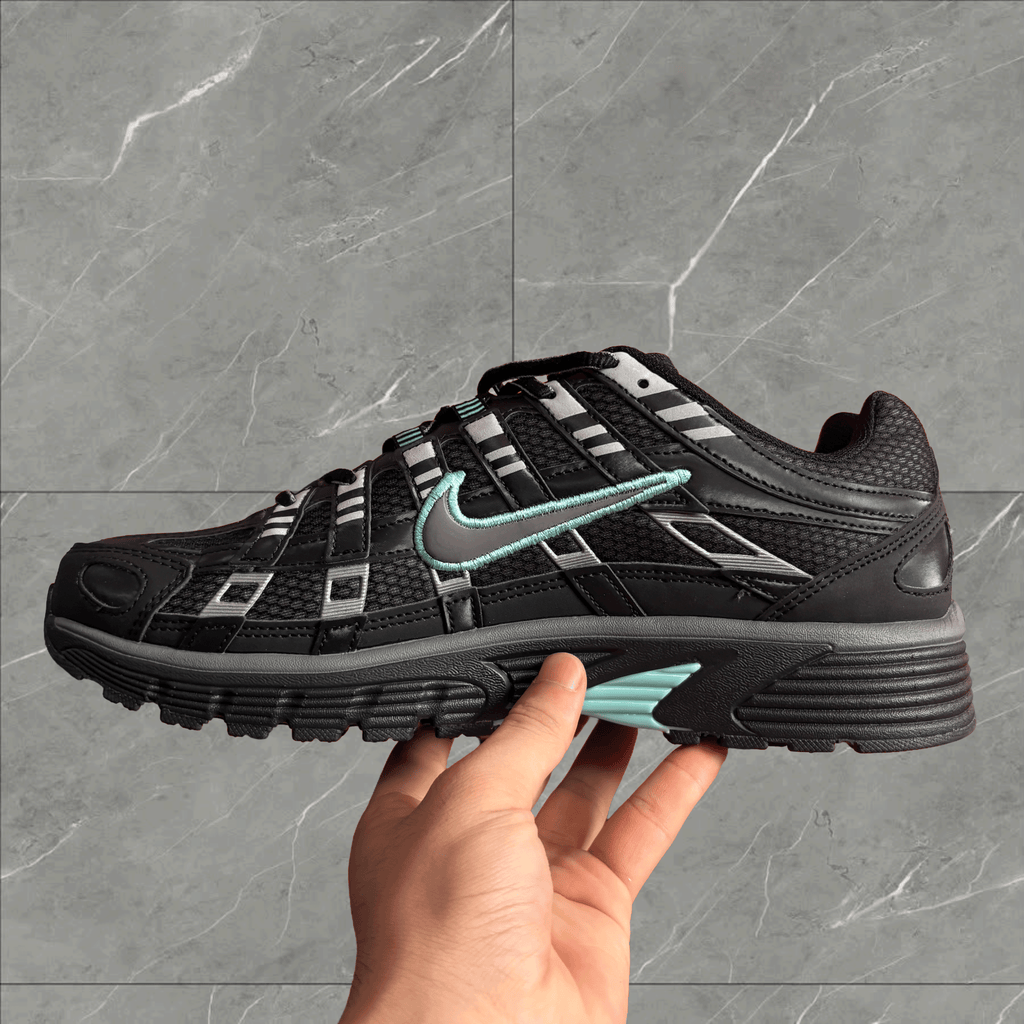 NIKE P6000