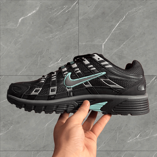 NIKE P6000