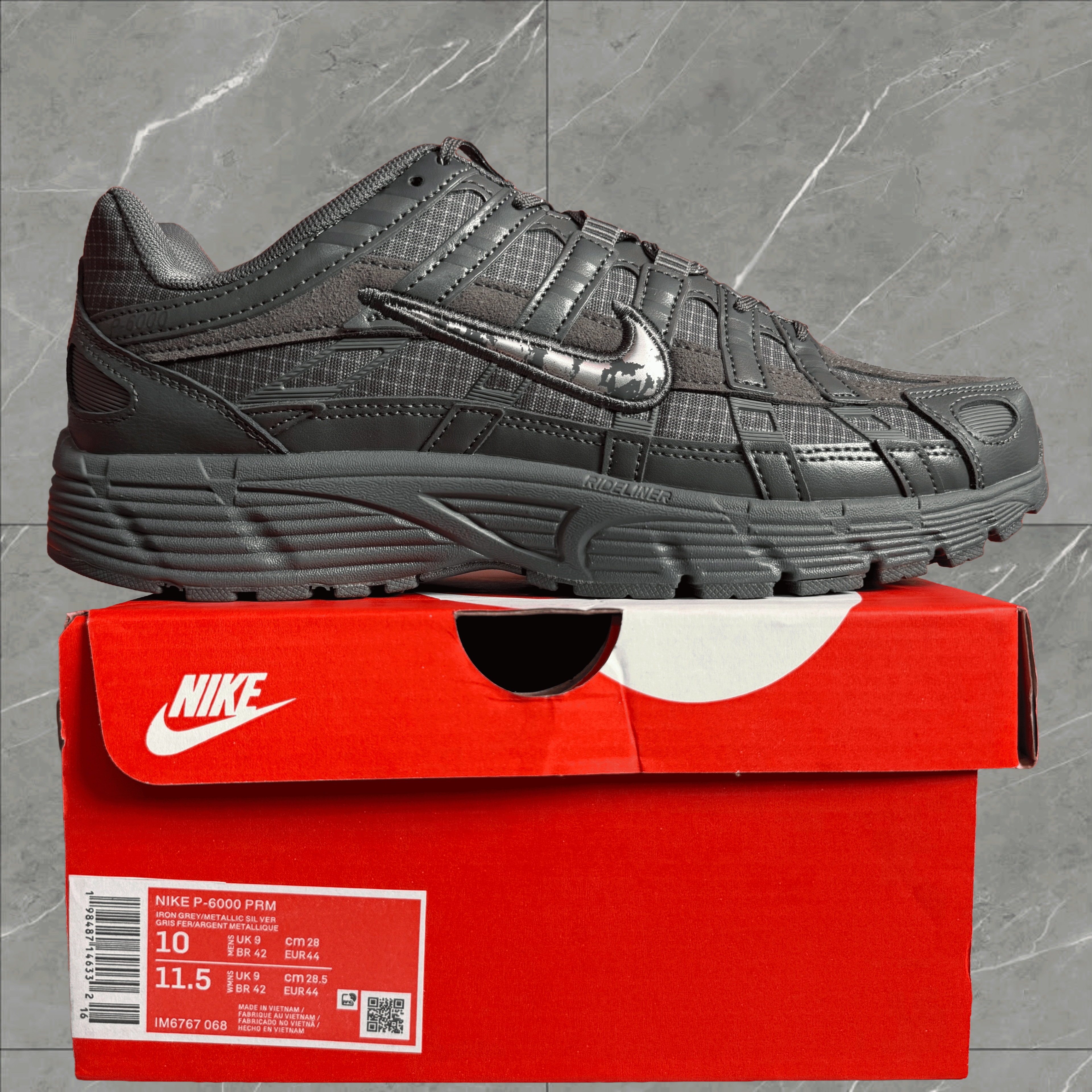 NIKE P6000